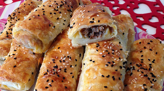 Fırında Kıymalı Börek Tarifi ve Malzemeleri