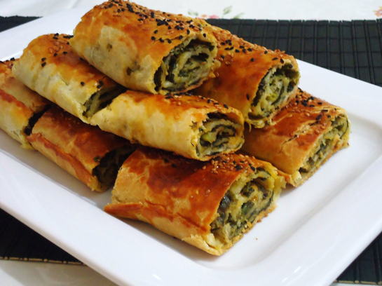 Ispanaklı Kıymalı Börek Tarifi ve Malzemeleri