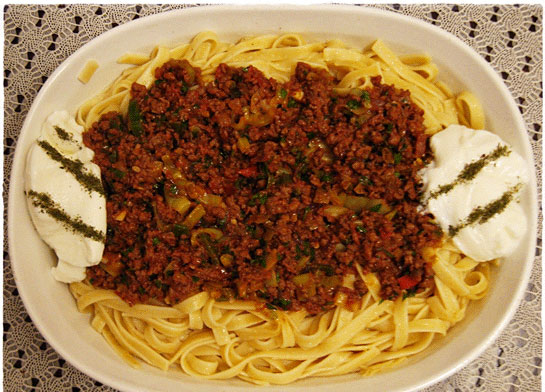 Kıymalı Erişte Tarifi ve Malzemeleri