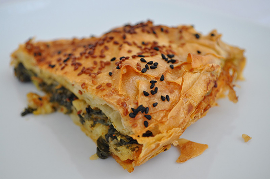 Kıymalı Ispanaklı Börek Tarifi ve Malzemeleri kiyma.gen.tr
