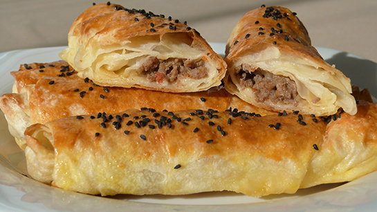 Yufkalı Kıymalı Börek Tarifi ve Malzemeleri
